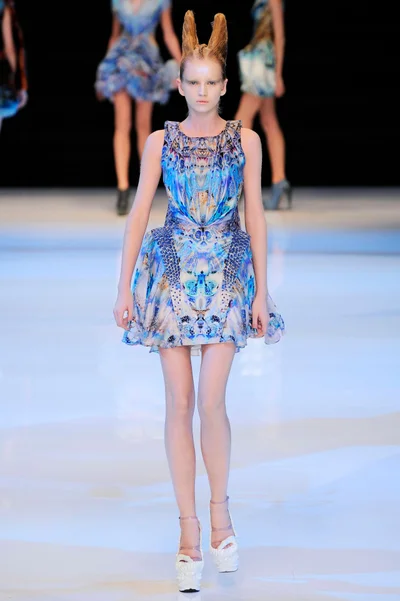 Look 25